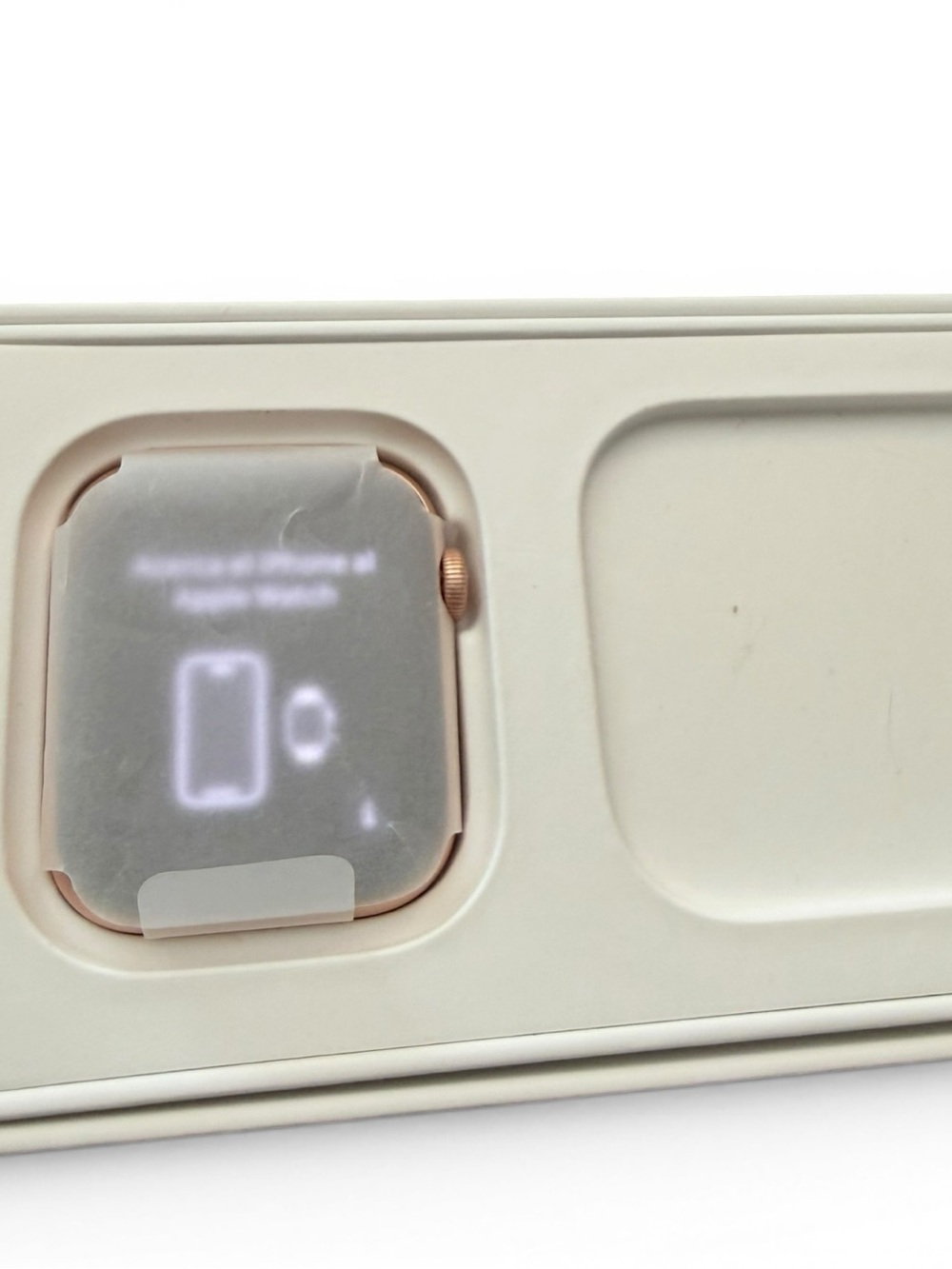 Apple Watch SE 44mm Gold Cellular- Reset- Read Description - Picture 5 of 11